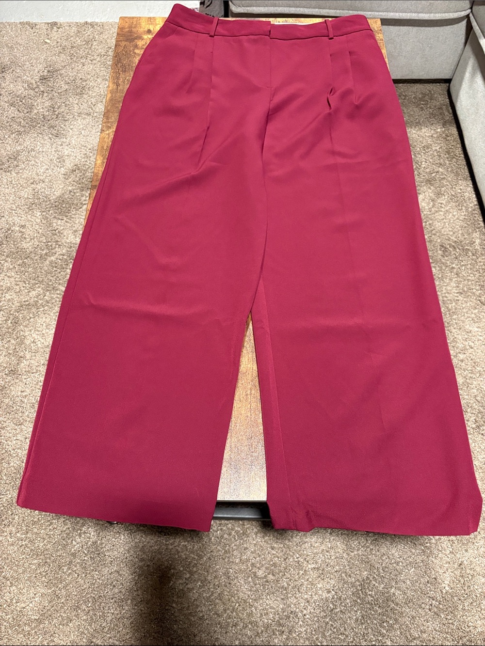Woman’s Liz Claiborne Burgundy Passion Pleated Trouser Dress Pants Size 14